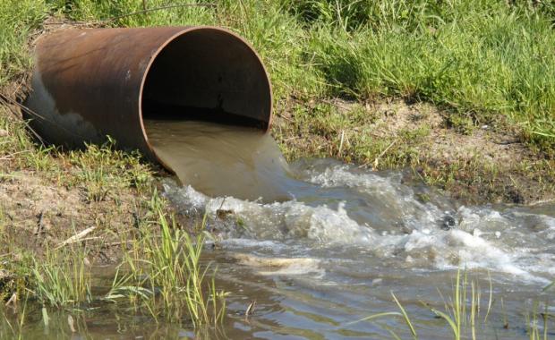Gestión del Agua en la Industria Colombiana: Uso Eficiente y Cumplimiento de Vertimientos